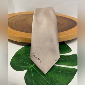 Oscar DeLaRenta Soft Silk Vintage Tie